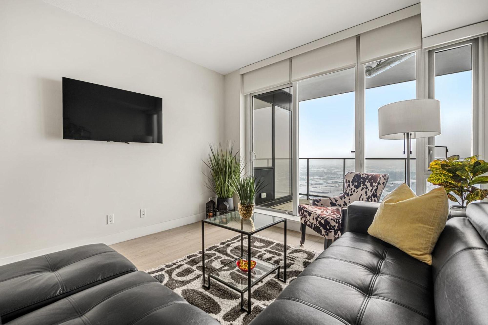 Stunning 34Th Floor Views, Prime Downtown Location - Near Stampede, Casino, Bars! Free Banff Pass, Parking, Wine! Villa YYC Eksteriør bilde