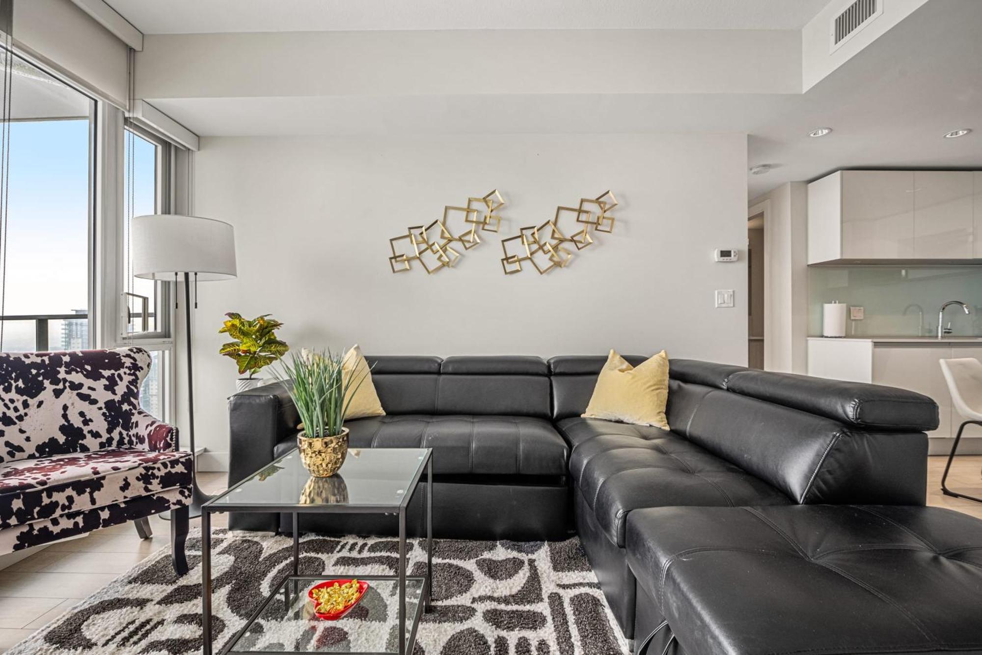 Stunning 34Th Floor Views, Prime Downtown Location - Near Stampede, Casino, Bars! Free Banff Pass, Parking, Wine! Villa YYC Eksteriør bilde