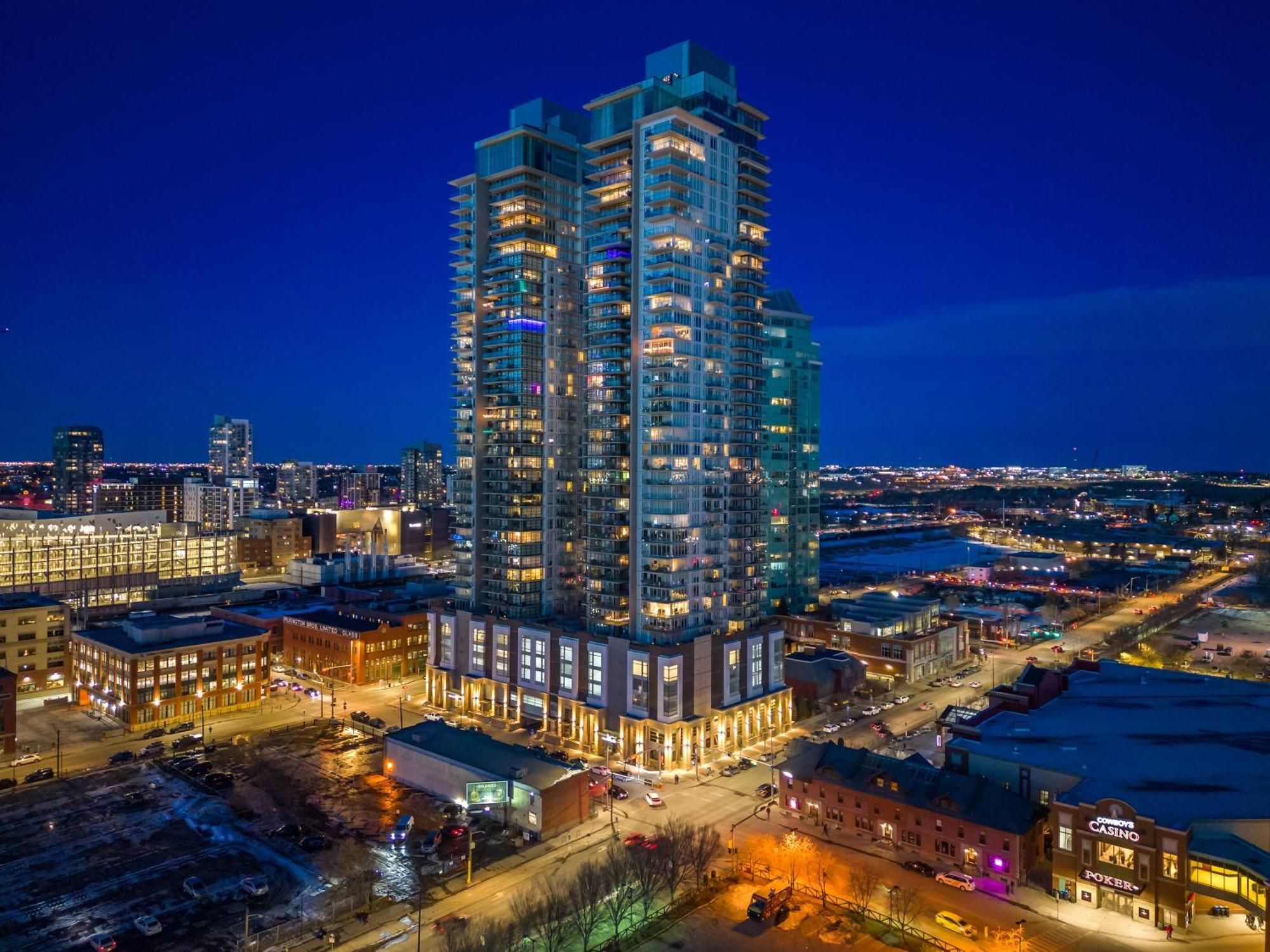 Stunning 34Th Floor Views, Prime Downtown Location - Near Stampede, Casino, Bars! Free Banff Pass, Parking, Wine! Villa YYC Eksteriør bilde