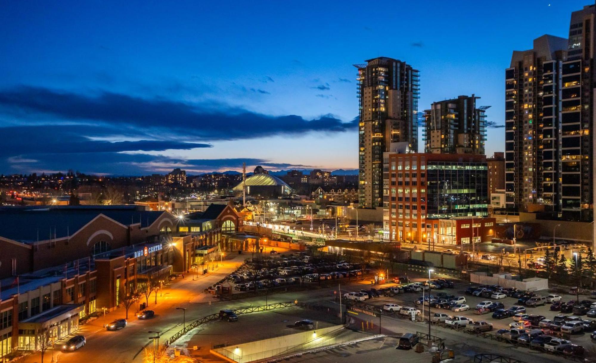 Stunning 34Th Floor Views, Prime Downtown Location - Near Stampede, Casino, Bars! Free Banff Pass, Parking, Wine! Villa YYC Eksteriør bilde
