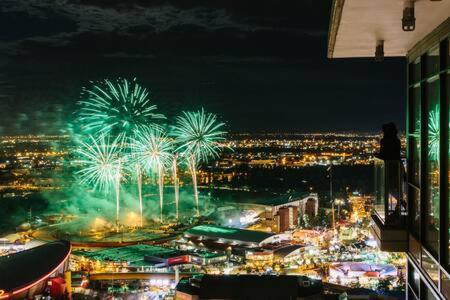 Stunning 34Th Floor Views, Prime Downtown Location - Near Stampede, Casino, Bars! Free Banff Pass, Parking, Wine! Villa YYC Eksteriør bilde